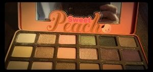 Two Faced Peach Palette